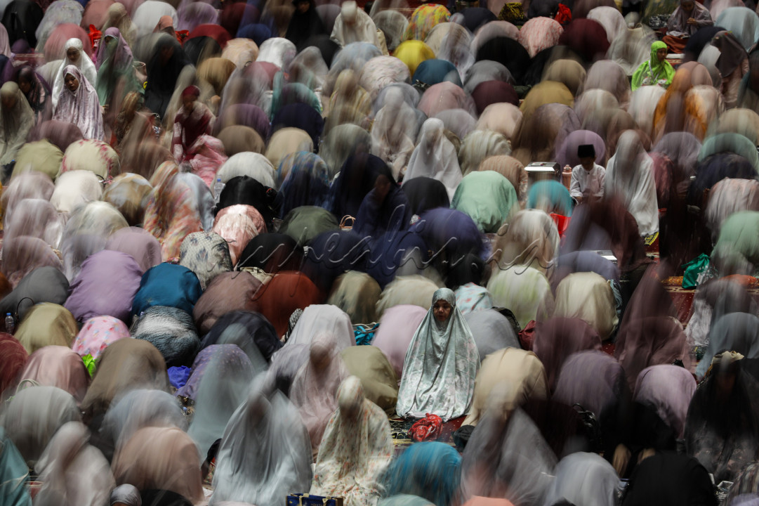 Menag Nasaruddin dalam khotbahnya mengajak umat Muslim untuk mulai melakukan hal-hal baik yang telah direncanakan sebelumnya pada Ramadan ini, sebagaimana yang dilakukan oleh Nabi Muhammad SAW dan para sahabatnya<br />
&nbsp;