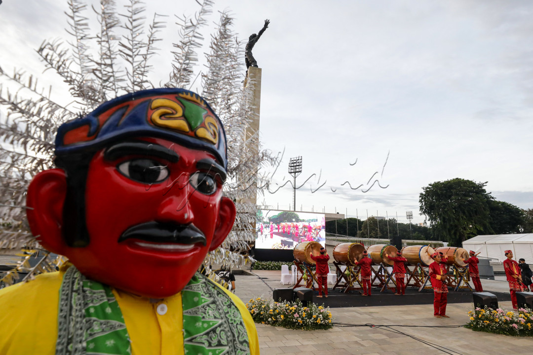 Para peserta tampil dalam Festival Bedug 2025 yang berlangsung di kawasan Lapangan Banteng, Jakarta, Jumat (14/3/2025). Pemerintah Provinsi DKI Jakarta melalui Dinas Kebudayaan menghadirkan ajang tahunan Festival Bedug, dalam rangka memeriahkan dan menyemarakkan Ramadan 1446 Hijriah.