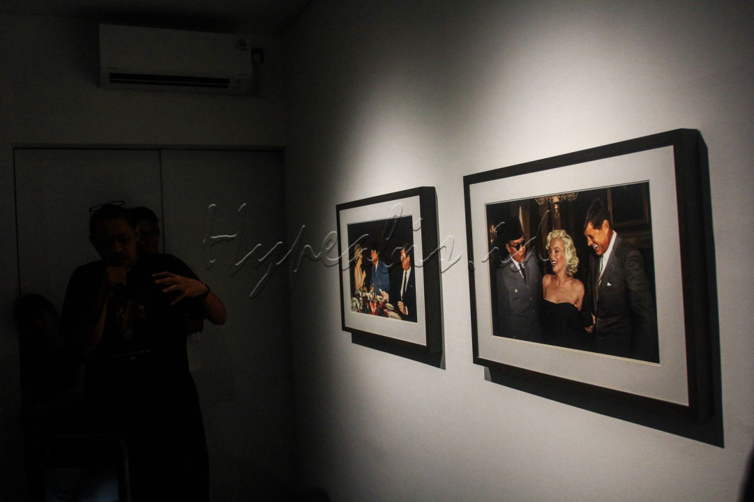 Pada debutnya Ara Contemporary menggelar pameran dengan menampilkan karya dari 17 seniman dari dalam dan luar negeri yakni&nbsp;Agan Harahap, Albert Yonathan Setyawan, Condro Priyoaji, Iwan Effendi, Irfan Herdian, Enggar Rhomadioni, S Urubingwaru, Wedhar Riyadi dan Mar Kristoff. Ada pula Alisa Chunchue, Carmen Ceniga Prado, Dawn Ng, Kelly Jin Mei, Ipeh Nur, Marcos Kueh, Natalie Sasi Organ, dan Xiuching Tsay.<br />
<br />
&nbsp;