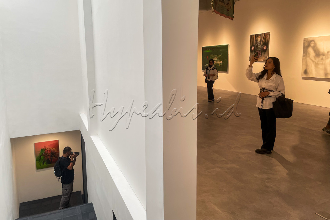 Pameran yang bertajuk <em>We Begin with Everything</em>&nbsp;tersebut dijadwalkan berlangsung hinggal 4 Mei 2025.<br />
<br />
Editor : Yayus Yuswoprihanto