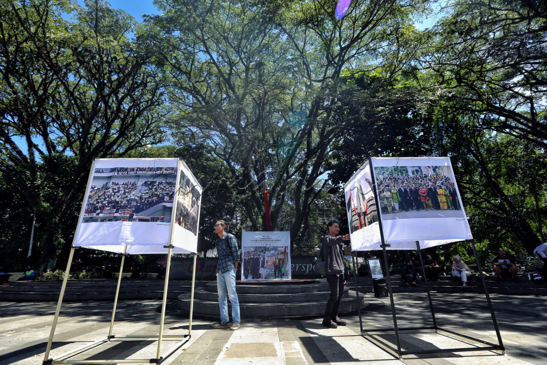 Pameran ini juga sebagai bentuk sikap kritis terhadap pemerintah pusat yang tidak menggelar seremoni layaknya peringatan KAA satu sampai dua dekade sebelumnya yang melaksanakan <em>Historical Walk </em>dengan mengundang seluruh pemimpin negara dari Asia dan Afrika.<br />
<br />
Editor : Yayus Yuswoprihanto<br />
&nbsp;