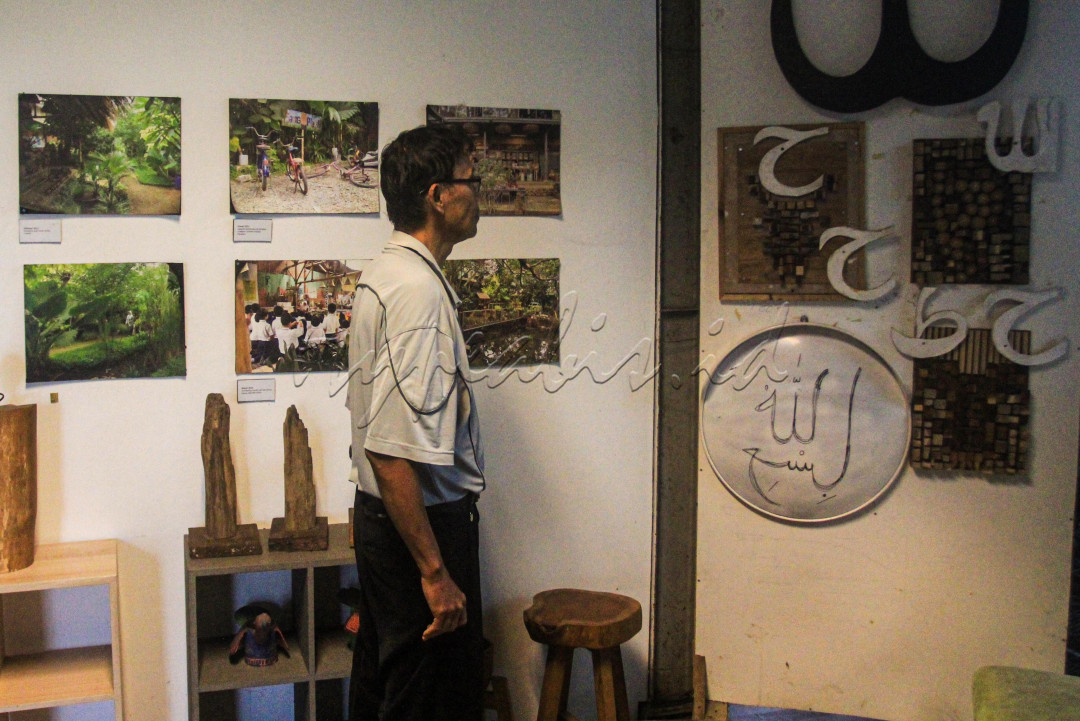 Ary Octa sang pemilik gallery yang merupakan lulusan Seni Rupa ini membuat wadah berkesenian untuk segala kalangan masyarakat, khususnya anak-anak biar bisa mengeksplorasi dan mengapresiasi seni melalui minatnya masing-masing.<br />
<br />
Editor: Abdullah Azzam