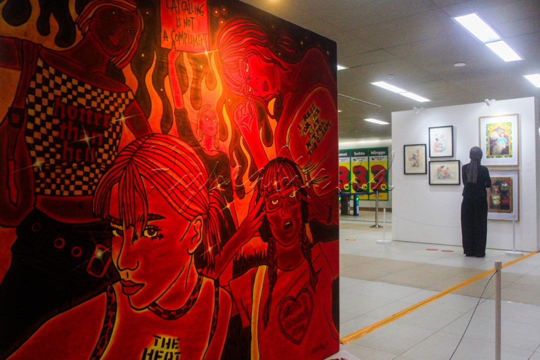 Lewat medium rupa dan tubuh, mereka menjalin narasi tentang alam yang luka. Seni dalam pameran ini menjadi bahasa perlawanan ruang penyembuhan dari percikan harapan bersama.<br />
<br />
Editor : Yayus Yuswoprihanto