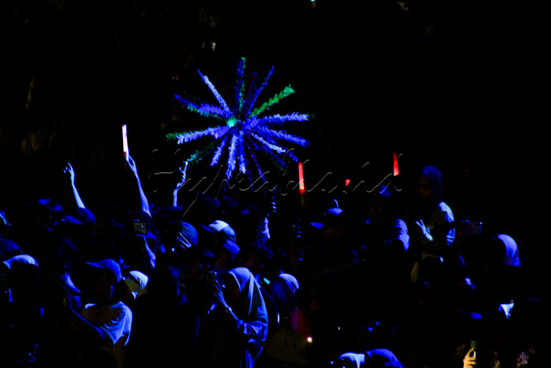 Begitu lagu Aitakatta dilantunkan, penonton kompak bersemangat ikut bernyanyi, berjoget, dan pastinya menyalakan <em>lightstick</em> andalan.&nbsp;<br />
<br />
Editor : Yayus Yuswoprihanto