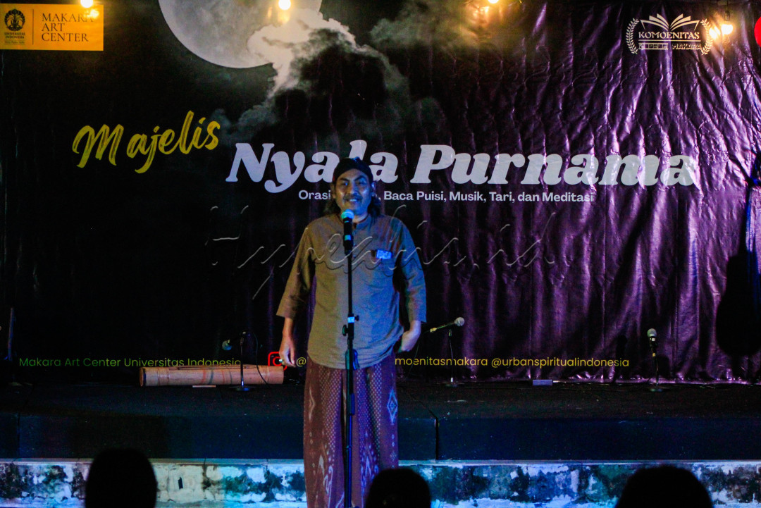 Sejumlah penampil dari berbagai latar profesi seperti seniman, budayawan, dan juga akademisi, di antaranya Ngatawi Al-Zastrouw, Herawati Sudoyo, Agus Aris Munandar, Turita Indah Setyani, Fitra Manan, Alfian Siagian, Swara SeadaNya, serta Indonesiana Ayuningtyas, mengisi panggung Majelis Nyala Purnama dengan mementaskan ngaji budaya, musik, puisi, tari, dan meditasi di bawah cahaya sinar bulan purnama.