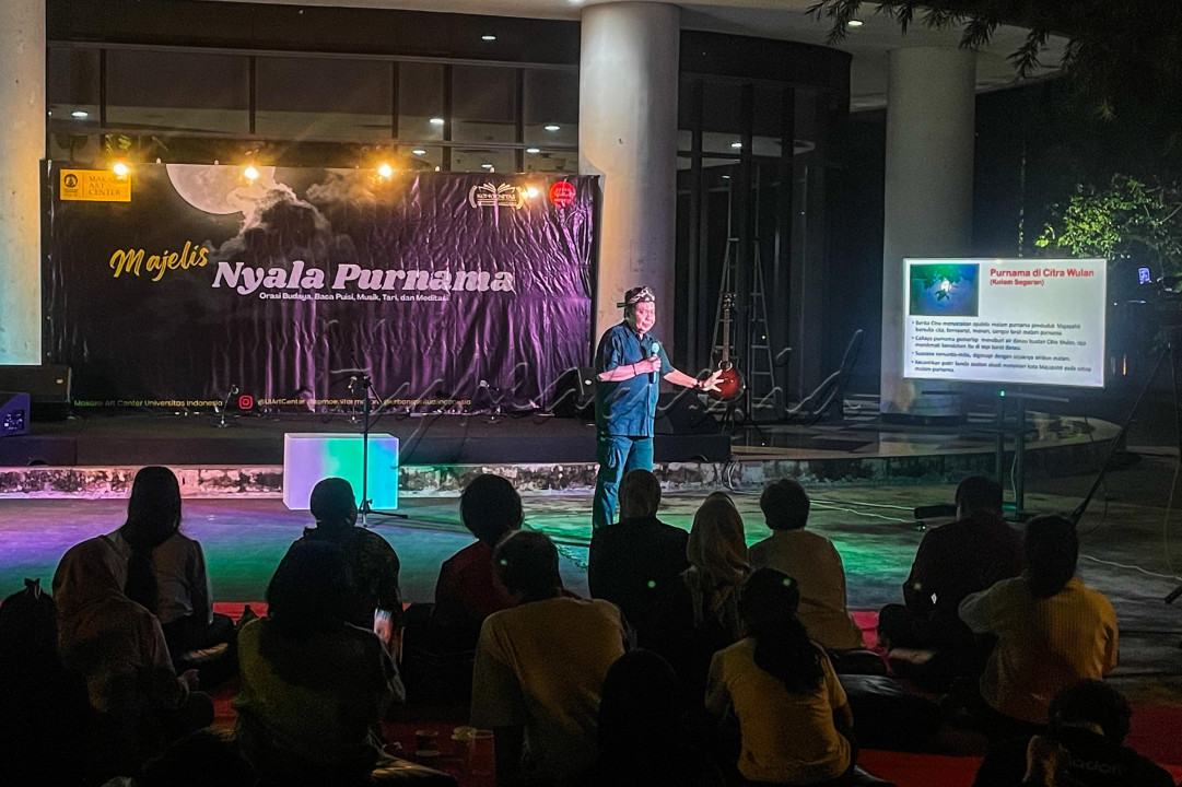 Majelis Nyala Purnama kali ini mengambil tema Hikayat Nusantara. Hikayat merupakan bentuk karya sastra lama yang berasal dari tradisi sastra Melayu yang berfungsi sebagai sarana untuk menyebarkan ajaran moral, agama, dan contoh perilaku baik, serta untuk menyampaikan sejarah dan budaya.<br />
<br />
Editor : Yayus Yuswoprihanto