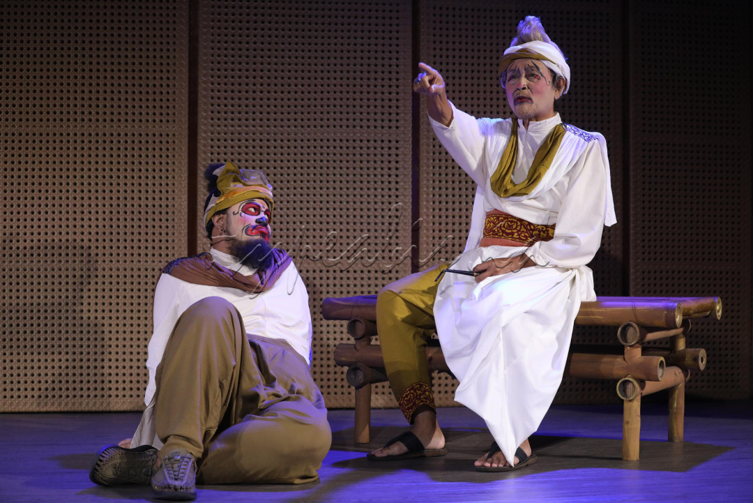 Pada usianya yang ke-48 tahun, Teater Koma berkolaborasi dengan Bakti Budaya Djarum Foundation menghadirkan pementasan teater bertajuk Mencari Semar, sebuah lakon fantasi yang menggabungkan mitologi Jawa dengan narasi futuristik. Pementasan yang memadukan kekuatan cerita, kekayaan visual, musik, tarian dan teknologi panggung dalam satu pengalaman teatrikal yang imersif ini akan berlangsung pada 13-17 Agustus 2025 di Ciputra Artpreneur.
<div>&nbsp;</div>