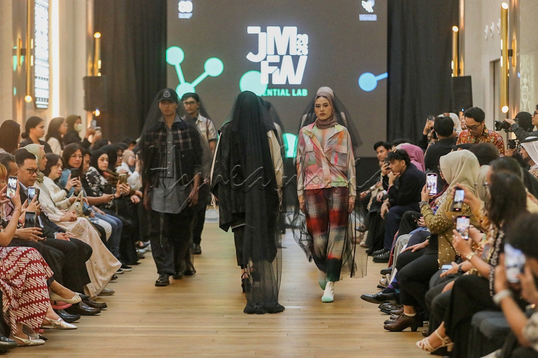 Rangkaian kegiatan pada puncak acara akan mencakup 12 parade gelaran busana, pameran dagang (<em>trade show</em>), gelar wicara (<em>talkshow</em>), penjajakan bisnis (<em>business matching</em>), hingga acara penghargaan (<em>award show</em>) yang dihadiri lebih dari 100 desainer, 1.000 koleksi jenama, dengan target 8.000 pengunjung selama empat hari kegiatan.<br />
&nbsp;