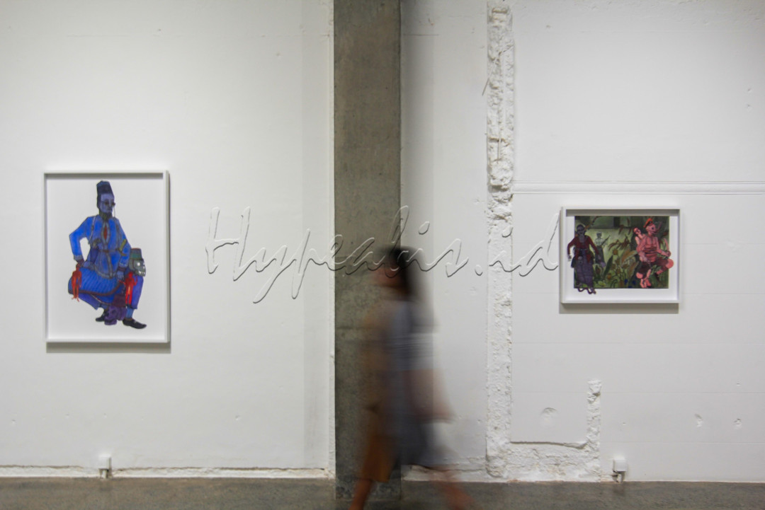 Salah satu tolok ukur pameran Kurniawan adalah kisah My Name is Red karya Orhan Pamuk, sebuah novel berlatar Istanbul di akhir abad ke-16 tentang dua miniaturis Ottoman yang terjebak di antara tradisi dan pengaruh perspektif barat yang semakin kuat.<br />
<br />
Editor : Yayus Yuswoprihanto