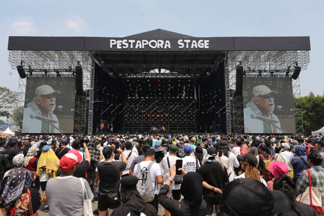 Dua musisi legendaris Indonesia tersebut menarik ratusan penonton yang memenuhi Pestapora Stage.&nbsp;<br />
&nbsp;
