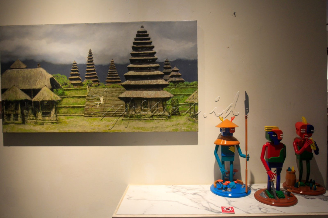 Menurut Manajer Galeri Zen1 Gunawan Santoso, karya seni yang dipamerkan di galeri bervariasi setiap bulan. Ia menyampaikan bahwa beberapa figur publik pernah berpartisipasi dalam kegiatan seni di galeri ini antara lain Katon Bagaskara, Helmy Yahya, dan Chelsea Islan.<br />
<br />
Editor : Yayus Yuswoprihanto