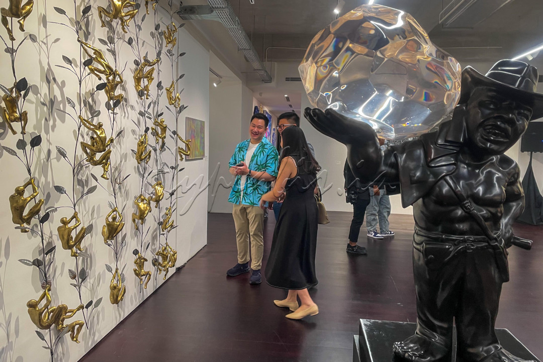 Pameran Continuum berlangsung di dua tempat yakni CAN'S Gallery dan Bentara Budaya Jakarta ini kuratori oleh Wahyudi dan CAN'S Gallery, serta esai yang ditulis oleh Alia Swastika.<br />
<br />
Editor : Yayus Yuswoprihanto