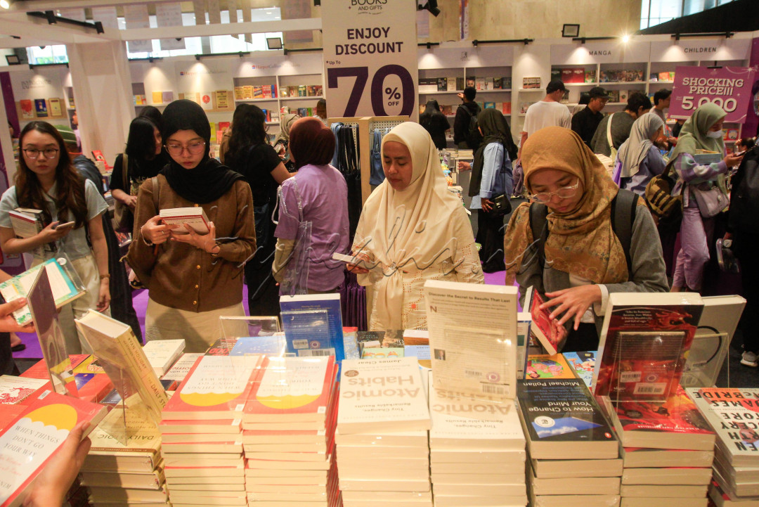 Selain para penerbit lokal kenamaan, ada pula 15 penerbit indie di area spesial Indie Book Fest. Menggenapi daftar, hadir distributor buku impor yakni Water Lily Literary, Sinar Star Books, dan Kinokuniya Bookstore. Mereka membawa ribuan judul buku impor dari berbagai penerbit kawakan, seperti Penguin-Random House, Harper Collins, Scholatic, Iglo Books, DK, Bloomsbury, Hachette Books, Pan Macmillan, Simon &amp; Schuster, dan Bonnier Books. Juga, ada area khusus Zona Kalap dan Temu Baca yang menghadirkan lebih dari 500.000 buku dengan harga terjangkau.
