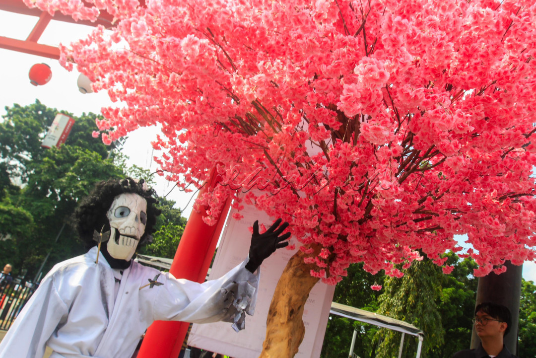 Jak-Japan Matsuri (JJM) adalah wadah pertukaran yang bertujuan untuk memperdalam saling pemahaman antara warga Jepang dan Indonesia.&nbsp;JJM menjadi kegiatan yang mengukuhkan dan menumbuhkan ikatan maupun persahabatan Indonesia dan Jepang, yang selalu diselenggarakan pada September setiap tahunnya, kecuali pada 2020 dan 2021 karena pandemi Covid-19.&nbsp;Festival tersebut pertama kali diselenggarakan pada 2009 di Jakarta.&nbsp;