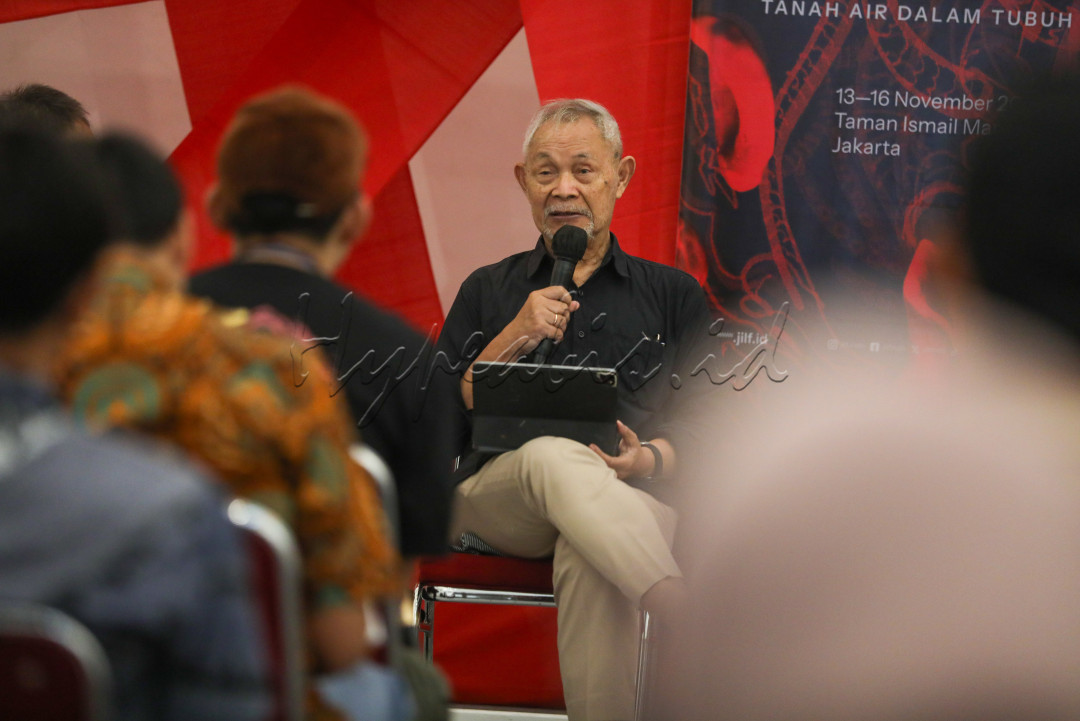 Sejalan dengan itu, Hikmat Darmawan menilai esai-esai GM dalam buku tersebut sebagai perjalanan empati seorang intelektual yang beralih dari pandangan politik dingin ke kesadaran kemanusiaan. Generasi muda kini lebih mengenal Palestina lewat dokumentasi warga dan media sosial, bukan pembacaan geopolitik seperti dulu. Namun, aksi solidaritas dan boikot tetap menjadi langkah penting dalam menolak normalisasi kekerasan. Di tengah tragedi, harapan tetap harus dijaga, ujar GM, karena sejarah selalu membuka ruang perubahan tak terduga.
<div>&nbsp;</div>