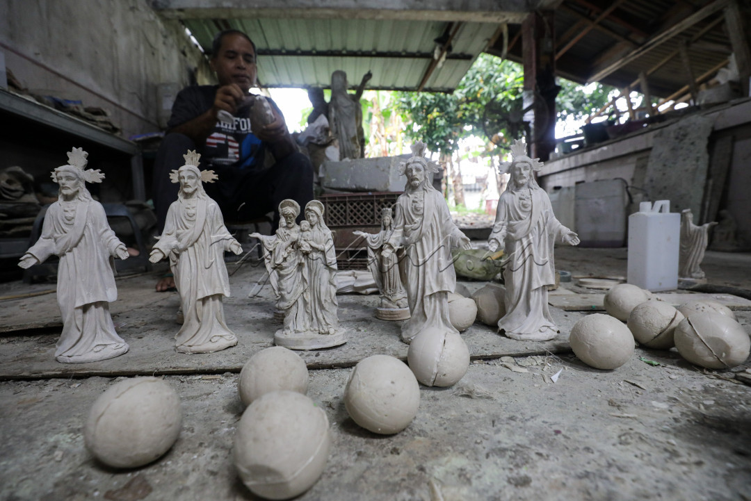 Patung berbahan baku fiber resin tersebut dijual dengan harga Rp10 ribu-Rp20 juta tergantung ukuran dan tingkat kesulitan. Ukuran patung mulai dari 25 cm hingga tinggi mencapai 3 meter.