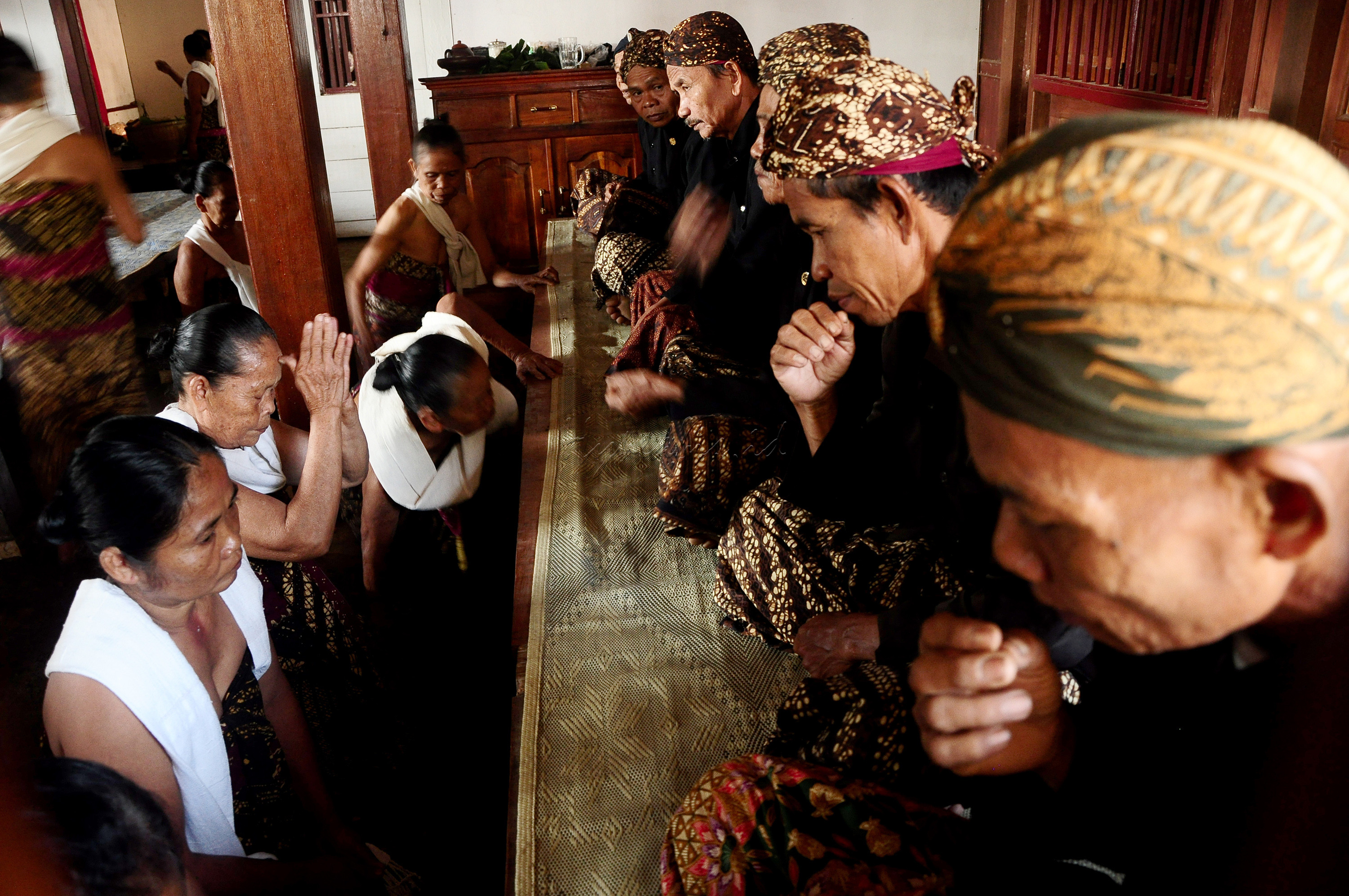 Prosesi ini biasanya dilaksanakan pada Jumat terakhir Ruwah dalam kalender Jawa atau menjelang bulan Ramadan. Adapun unggahan berlangsung selama tiga hari dengan melibatkan lebih dari 1000 warga Banokeling.