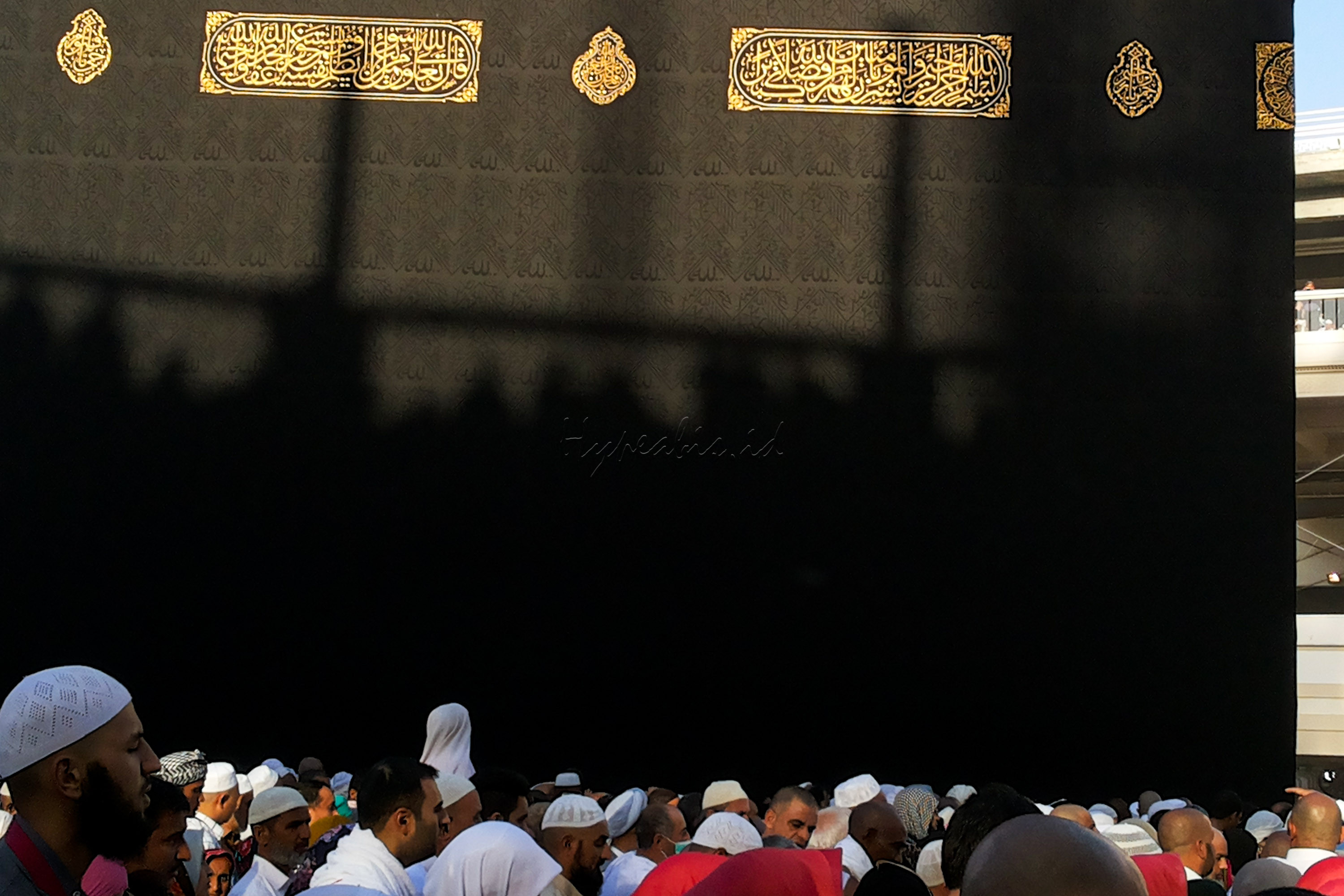 Ka'bah dibangun oleh Nabi Ibrahim AS dan putranya Nabi Ismail AS.