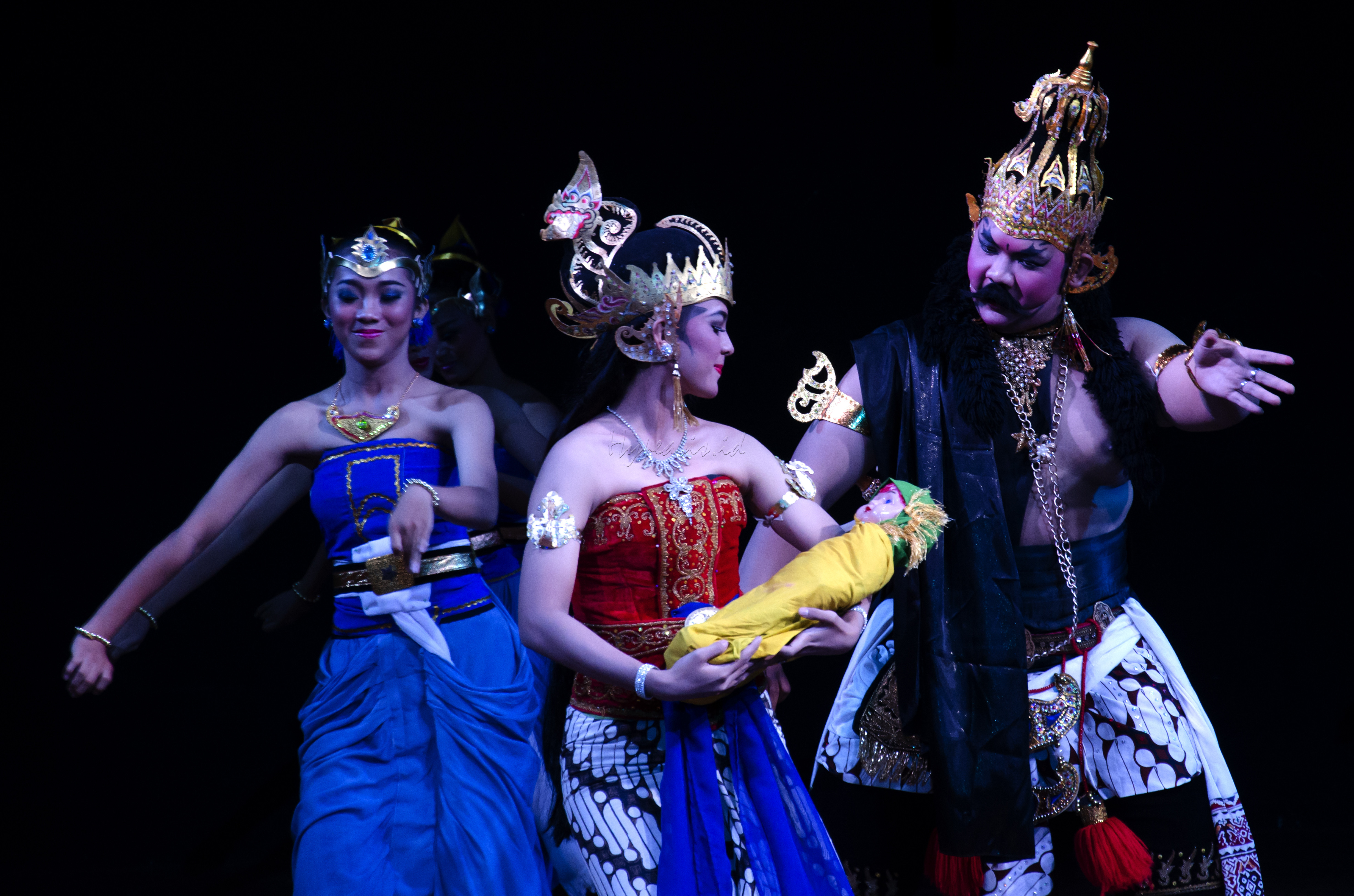 Pada dasarnya, sebuah seni pertunjukan memiliki fungsi yang terkait dengan pemenuhan kebutuhan manusia. Salah satunya untuk memenuhi kebutuhan emosional.