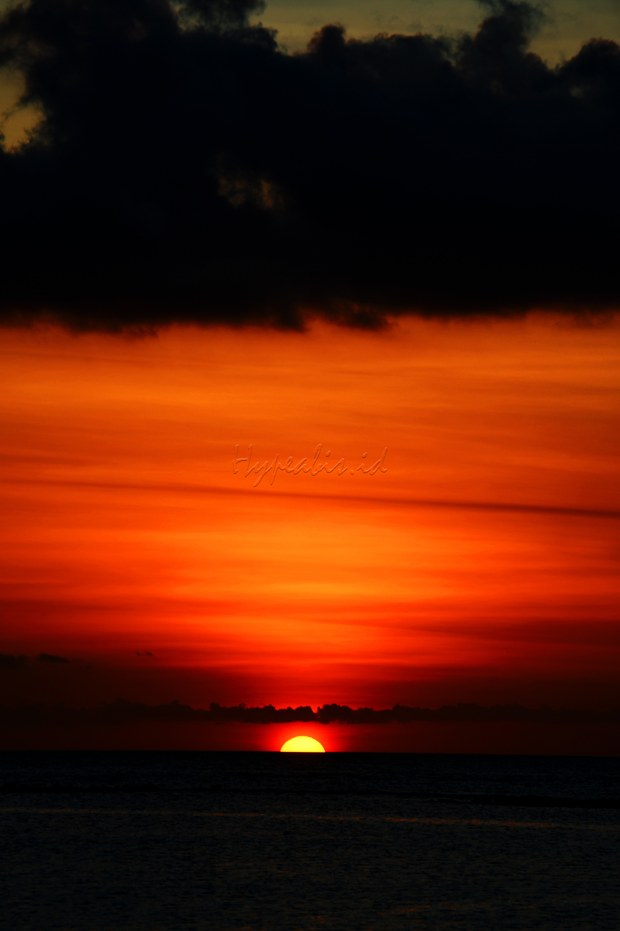 Matahari terbenam di Pantai Kelapa Lima, Kota Kupang, NTT.