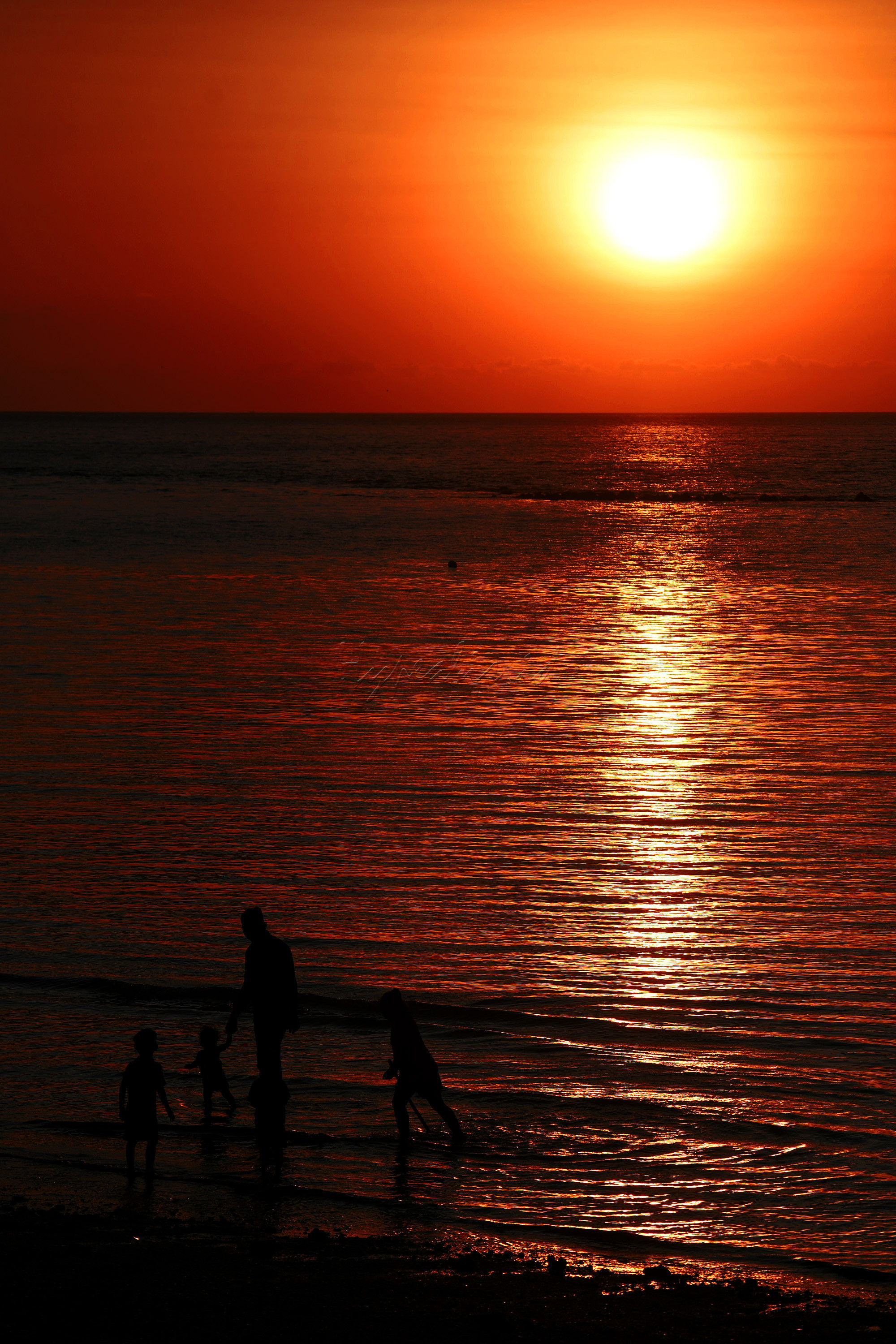 Keindahan alam Pantai Kelapa Lima.