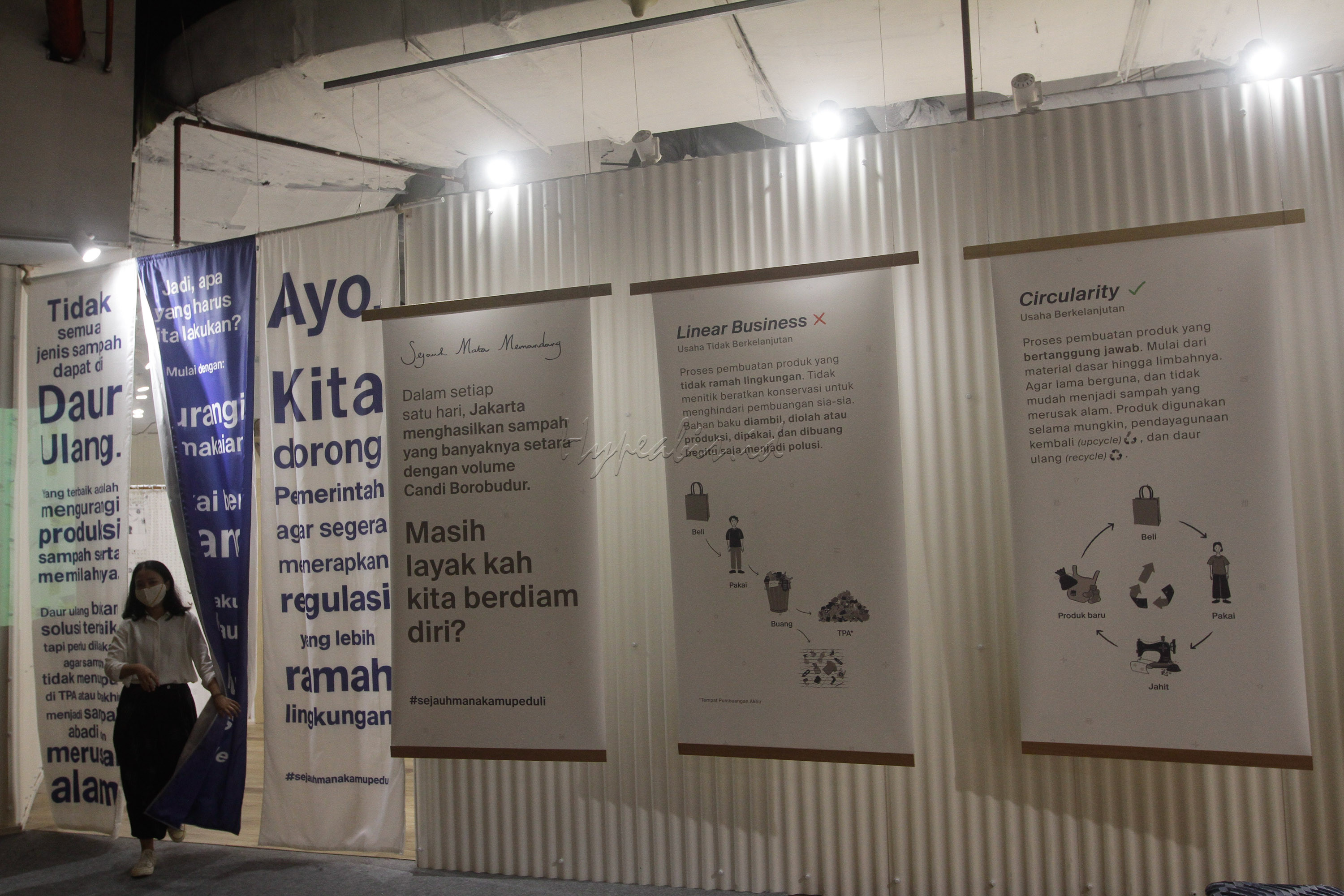 Selama pameran berlangsung disediakan area&nbsp;dropbox,&nbsp;di mana setiap pengunjung dapat memasukkan sampah untuk didaur ulang. Beberapa jenis sampah yang diterima yakni&nbsp;styrofoam,&nbsp;kantong plastik,&nbsp;bubble wrap,&nbsp;botol plastik, kemasan&nbsp;sachet,&nbsp;sampah kertas bekas, kemasan kaleng, alumunium, sampah produk kecantikan, hingga sampah tekstil.