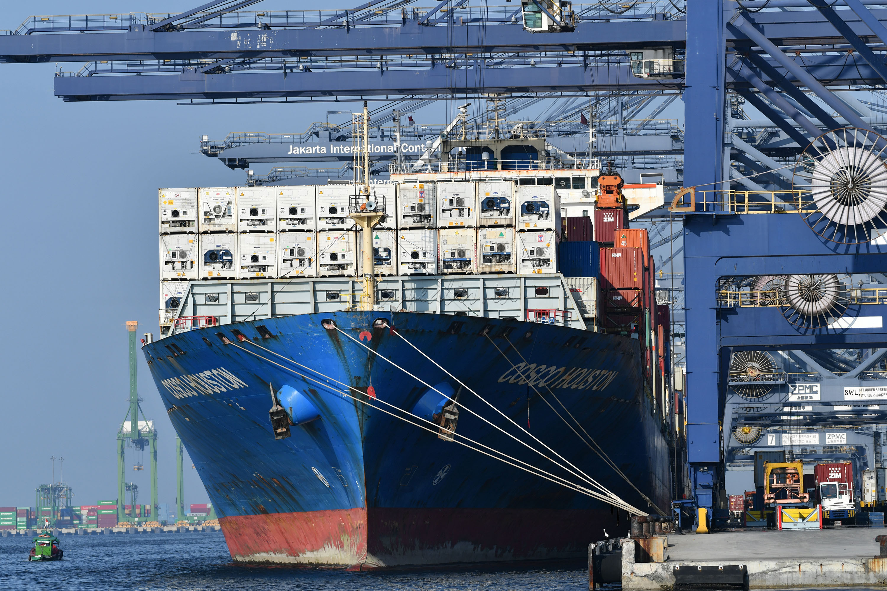 Tanjung Priok merupakan kawasan paling terkenal dan menjadi wilayah terpenting di Jakarta Utara karena di sana terdapat pelabuhan yang sudah beroperasi sejak zaman Hindia Belanda hingga sekarang.