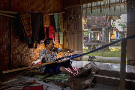 Tenun Tradisional Toraja