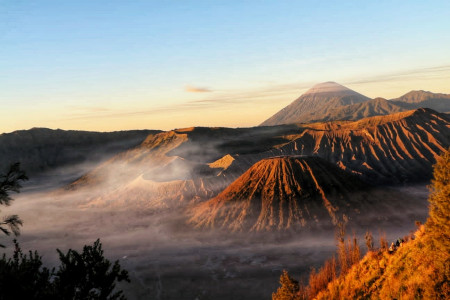 Bromo kala fajar menyingsing  Fahmi Ade Hermawan