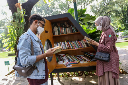 PERPUSTAKAN MINI DI TAMAN