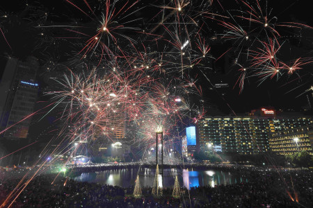 MALAM TAHUN BARU DI BUNDARAN HI