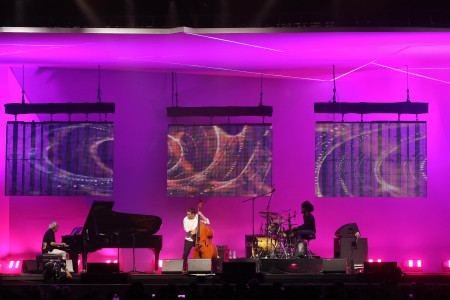 BOB JAMES TRIO MERIAHKAN BNI JAVA JAZZ FESTIVAL 2023