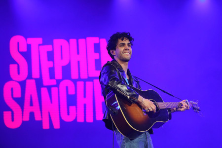 AKSI MEMUKAU STEPHEN SANCHEZ DI BNI JAVA JAZZ FESTIVAL 2023