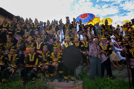 ORANG ADAT