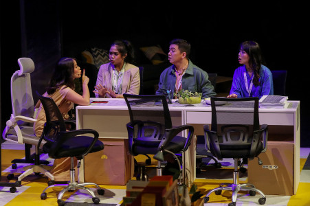 TEATER MUSIKAL KAPAN RESIGN ?
