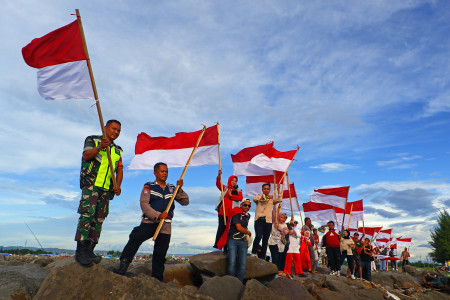 Parade Merah Putih Lintas Komunitas