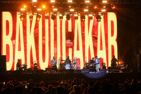 THE BAKUUCAKAR PANASKAN PANGGUNG TITIK KUMPUL FESTIVAL