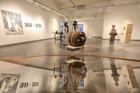 PAMERAN SENI BEYOND ELASTICITY: RUBBER MATERIALITY