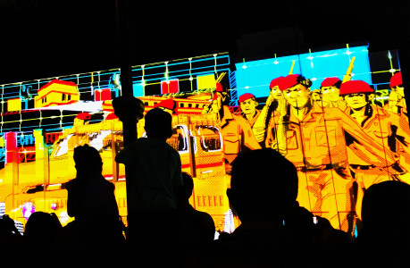 Menonton Mapping Show Kota Lama Surabaya