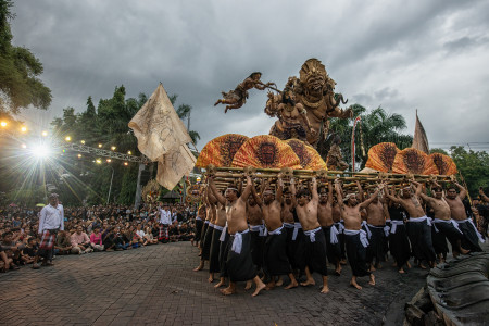 Pawai Ogoh-ogoh Memperkuat Solidaritas