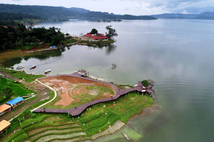 PESONA WISATA JATIGEDE