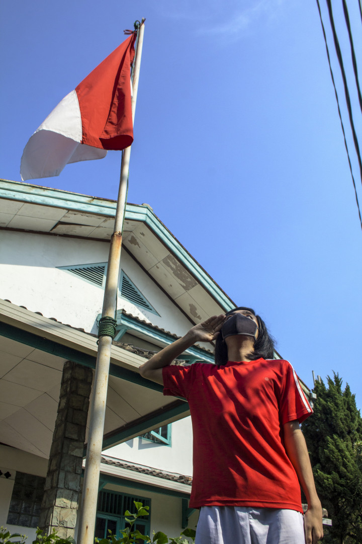 MERDEKA MENGHIRUP UDARA PAGI
