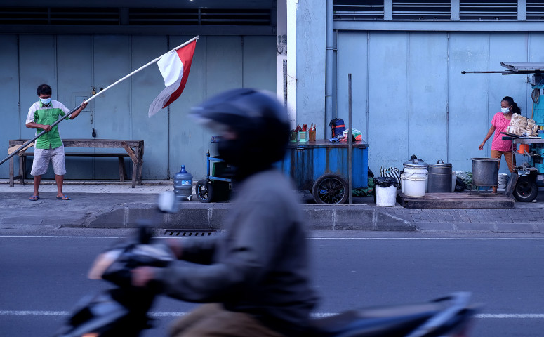 KEMERDEKAAN ALA PEDAGANG KAKI LIMA